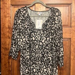 LuLaRoe Debra Black and White Relaxed Tie Front Blouse